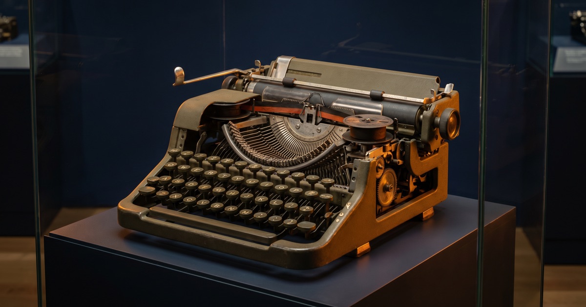 Field Typewriter, Cutaway — interactive 3D exhibit
